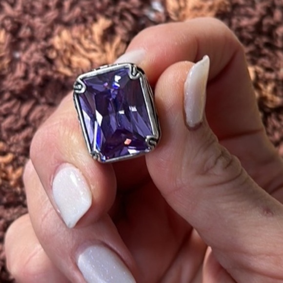 Ring Silpada Lavender Cubic Zirconia Stone Statement Ring - size 7 1/2 - 7 3/4 - Picture 3 of 4